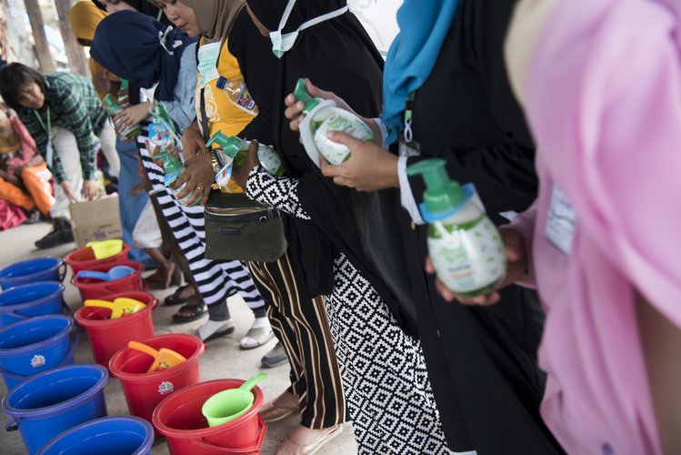 OGB_114189_Handwashing Demonstration - Indonesian Tsunami Response.jpg